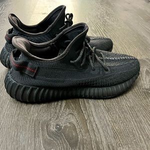 Yeezy 350 V2 Black (non reflective)